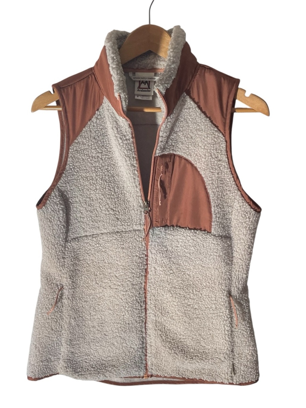 LL1- Avalanche Two-Tone Sherpa Vest in Cream and Rust